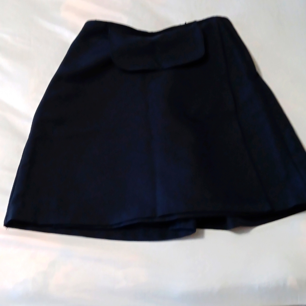 Shorts /skirt size 5 jr with elastic